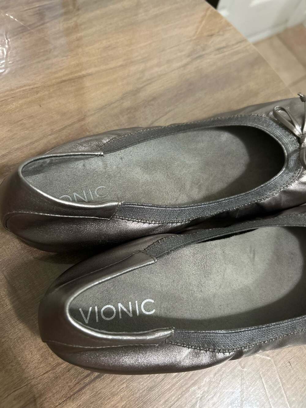 Vionic - Picture 2 of 7